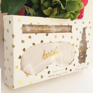 The Somerset Toiletry Co. Night Before Bride Gift Set NWT